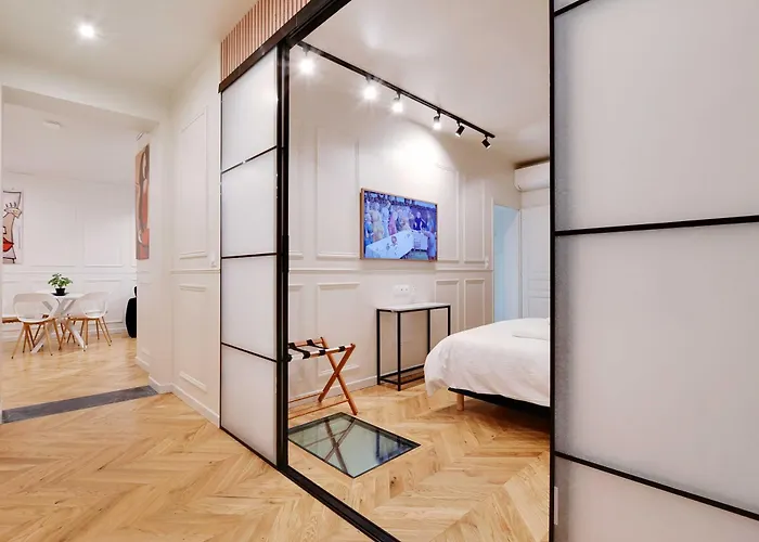 Charming - Ac - 2br-6p - Near Bastille